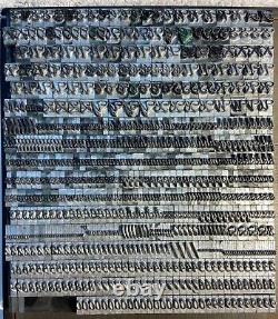 24 Pt Paragraph Script Only Set over 650 pieces Missing Four Letters Clean