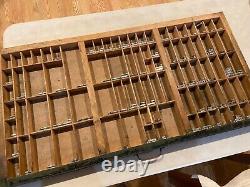 24 Pt Paragraph Script Only Set over 650 pieces Missing Four Letters Clean