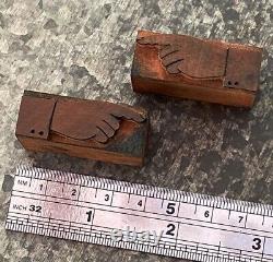 2x POINTING HAND letterpress wooden printing block wood printer type finger old`