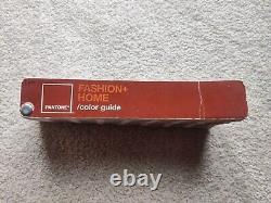 Pantone Fashion + Home / Color Guide Book Chromatic Edition 275 swatch pages