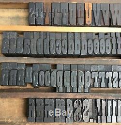 217 Type D'imprimerie Typographique Bois Bloc Supérieur Inférieur Lettres Nombres Ponctuation