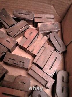 47 lettres d'imprimerie en bois de presse à lettre d'imprimerie antique