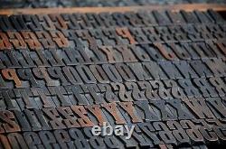 Blocs d'impression en bois en relief 158 pcs alphabet en bois de 1,61 pouce de hauteur type en bois