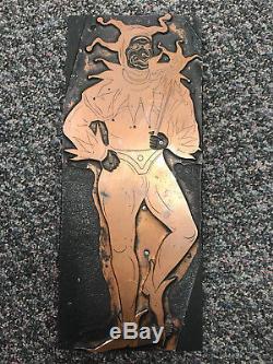 Coupe D'un Journal D'un Grand Bloc D'impression Jester Antique