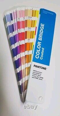 Ensemble de ponts de couleurs Pantone Coated & Uncoated