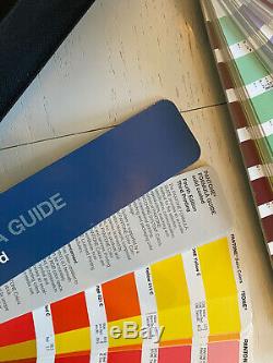 Formula Guide Pantone Solide Et 4 Coated Couleur Processus Guide Coated En Cas