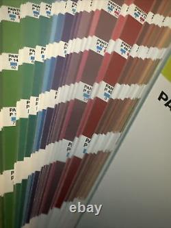 Guide de couleur Pantone CMYK non couché pour l'impression
