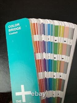 Guide de référence de couleur de formule PANTONE Bridge Coated GG4003