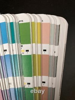 Guide de référence de couleur de formule PANTONE Bridge Coated GG4003