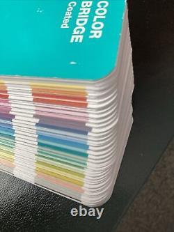 Guide de référence de couleur de formule PANTONE Bridge Coated GG4003