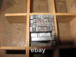 Jeu de caractères en plomb de 12 pts avec tiroir en casse basse/majuscule 25 livres Times New Roman vintage