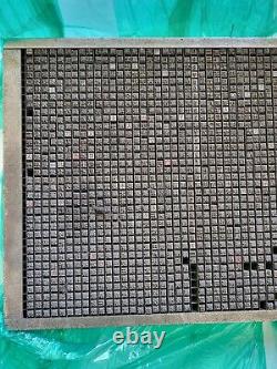 Jeu de symboles de police d'impression de caractères chinois antique Vtg 2000+ pièces dans un plateau métallique