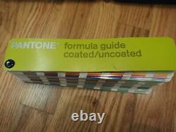 Lot (3) Livres d'échantillons de couleurs Pantone Formula Process Solid Coated Uncoated Swop