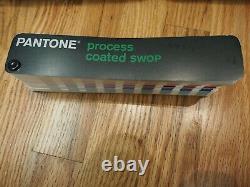 Lot (3) Livres d'échantillons de couleurs Pantone Formula Process Solid Coated Uncoated Swop