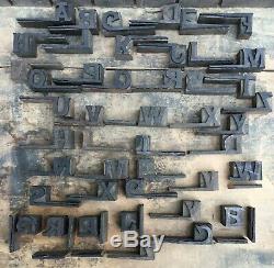 Lot De 46 Lettres En Bloc De Type 3/4 Vintage En Bois D'époque, Rare Et Rare