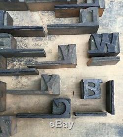 Lot De 46 Lettres En Bloc De Type 3/4 Vintage En Bois D'époque, Rare Et Rare