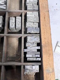 Lot de 130+ blocs d'impression en métal de typographie ancienne 1 Alphabet & Chiffres