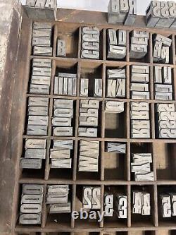 Lot de 130+ blocs d'impression en métal de typographie ancienne 1 Alphabet & Chiffres