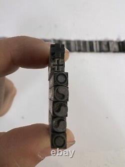 Lot de 60+ blocs d'impression en métal de typographie ancienne avec des animaux, la lune, les étoiles et le yin yang.