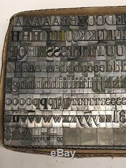 Métal Au Plomb De L'imprimante Vintage De Type Typographique Garamond 48 Pt
