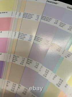 Pantone Plus Pastels And Neons Color Guide Gg1304 Livre