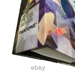 Série PANTONE Plus Coated Solid Chips Livre de Référence pour les Designers
