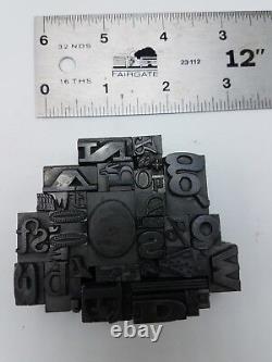 Vintage Paperweight From Fused Typeset Caractères D'une Presse À Imprimer Unique